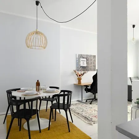 Stylish And Renovated In Punavuori Lägenhet *