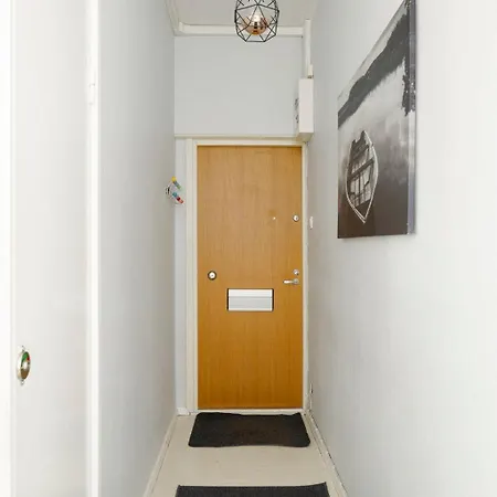 Stylish And Renovated In Punavuori 公寓