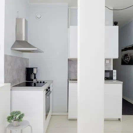 Stylish And Renovated In Punavuori