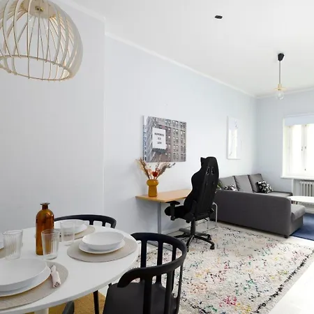 Stylish And Renovated In Punavuori Helsinki